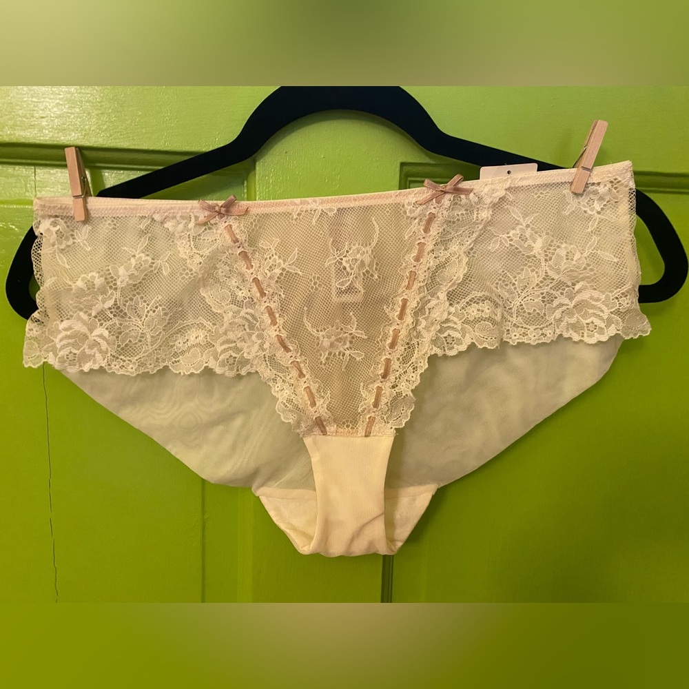 Elle Macpherson intimates panties